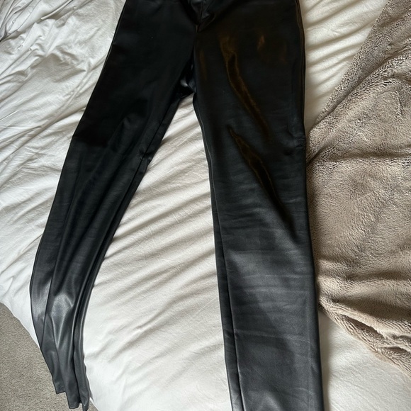 NWOT - Velvet by Graham and Spencer Bernadine Faux leather black leggings size L - Picture 3 of 7